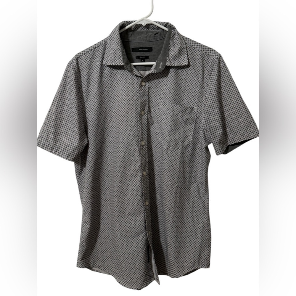 Tahari Men’s Slim Fit Casual Button Down Short Sleeve Shirt Size Medium